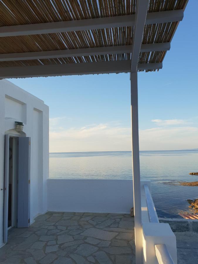 Traditional Waterfront House Mandrakia Екстер'єр фото